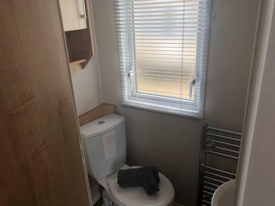 Dees Hot Tub Breaks At Tattershall Lakes Jet Ski 4 Exterior foto